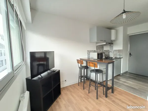 Loue studio meublé