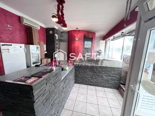 Immeuble - Local commercial - Appartement F2 - Sarralbe