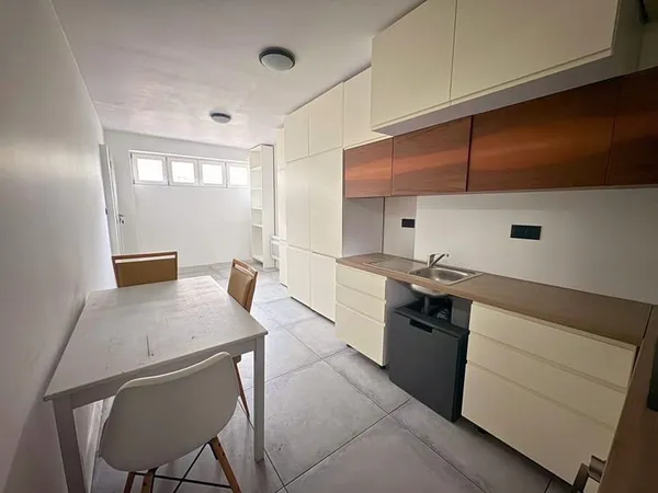 À vendre - locaux d'activité de 43 m² à Versailles
