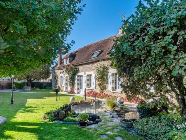 Maison 6 pièces 360 m²