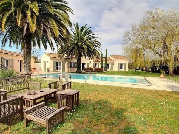 Maison avec piscine 6 pièces 180 m2