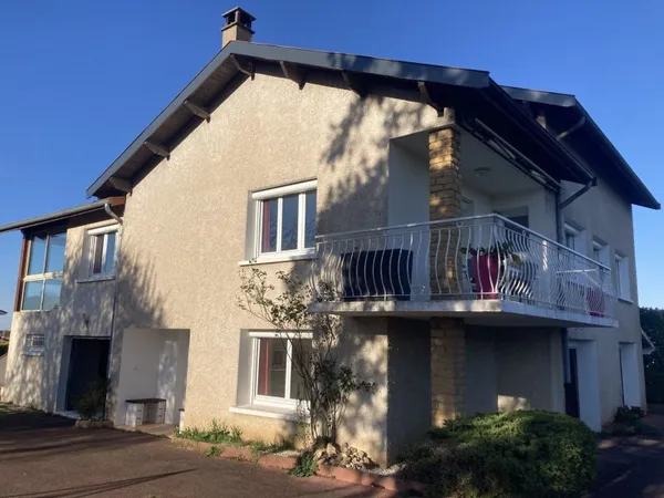 LUCENAY Maison familiale de 200m2, 5 chambres, rénovée, ave