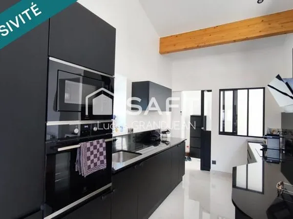 Immeuble Rénové en Monopropriété / Deux Appartements