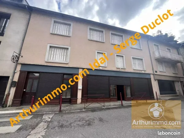 Maison 14 pièces 332 m²