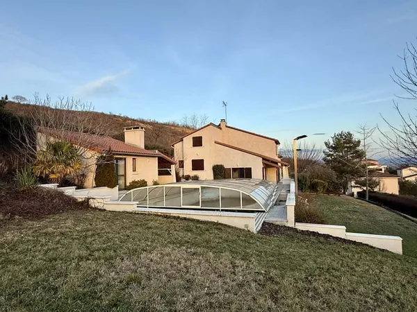 Maison avec piscine Cournon d'auvergne