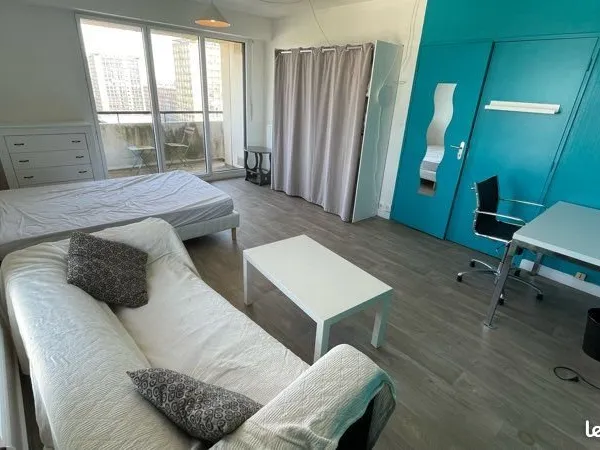 Grande Chambre meublée colocation 3 filles