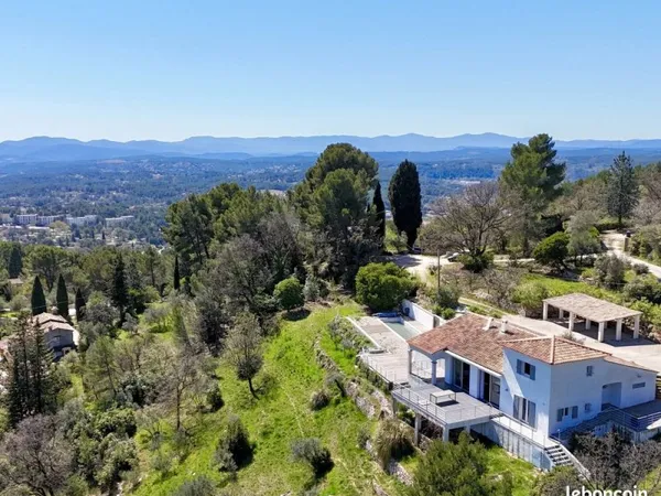 Propriété 5 pièces 158 m²