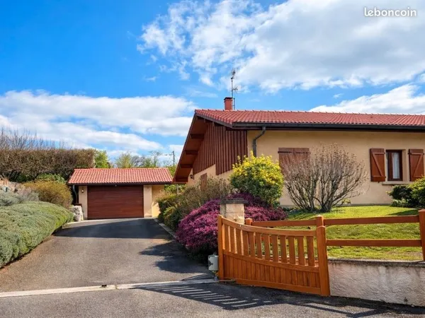 Maison familiale lumineuse avec jardin, terrasse et garage - 435 000