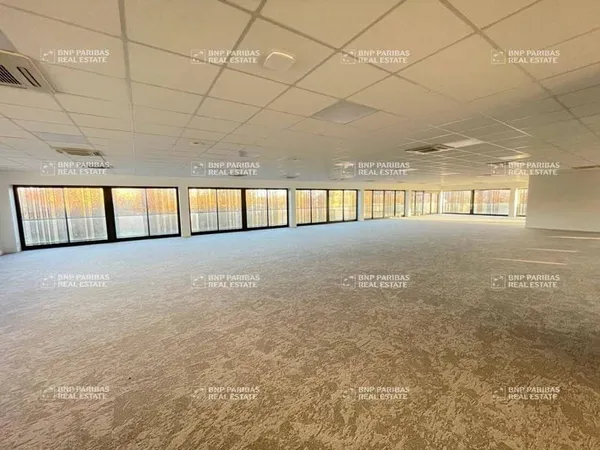 Bureau et espace de travail Location Carquefou   2305€