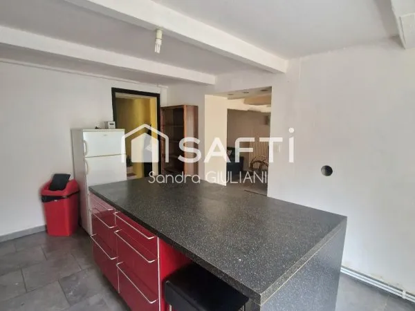 Maison avec 3 grandes chambres ! Idéal 1er achat ou investisseur !