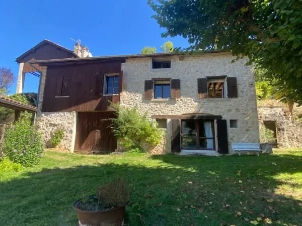 Propriété 5 pièces 190 m²