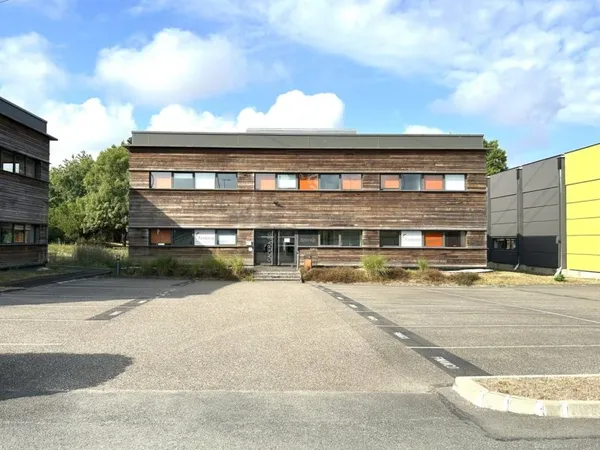 Bureaux 768 m²