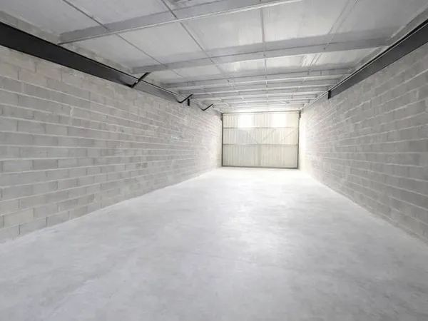 Local d'activité 140 m²