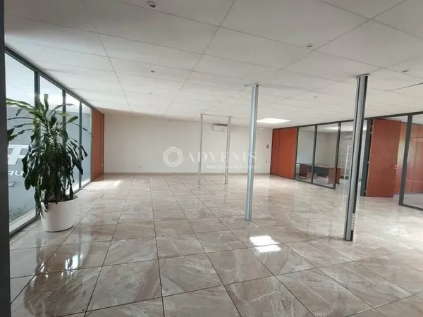 Bureaux 150 m²