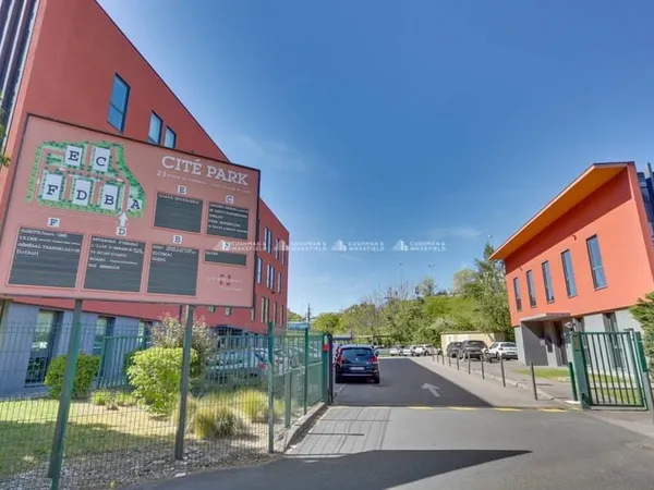 Bureaux 2354 m²