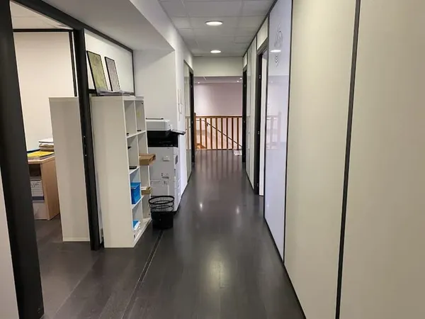 Bureaux 5 pièces 111 m²