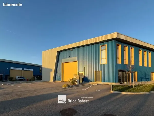 Local bureaux 407 m²