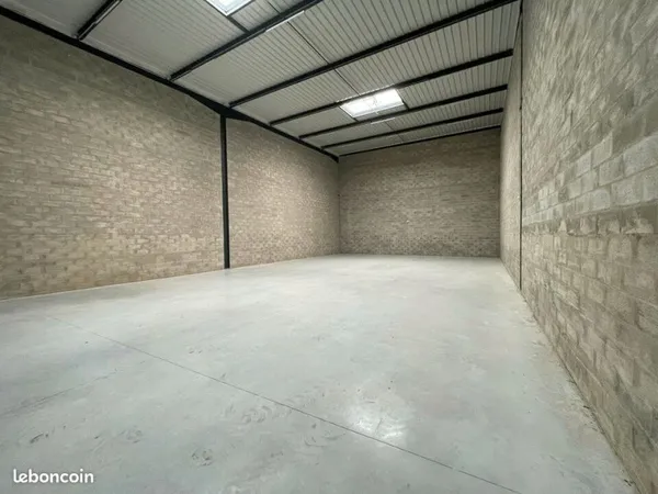 LOCAL D'ACTIVITE 264 m² STAINS