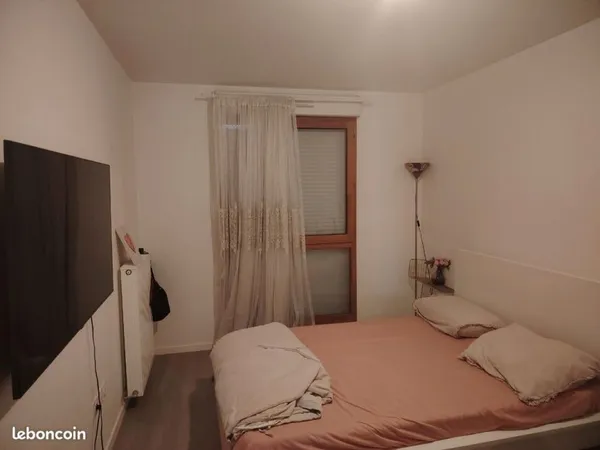 Chambre meublée chez l'habitant