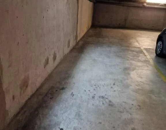Garage/Parking