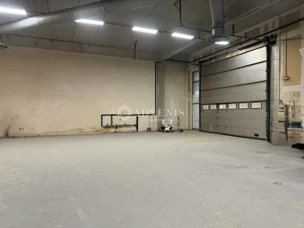 Entrepôt 495 m²