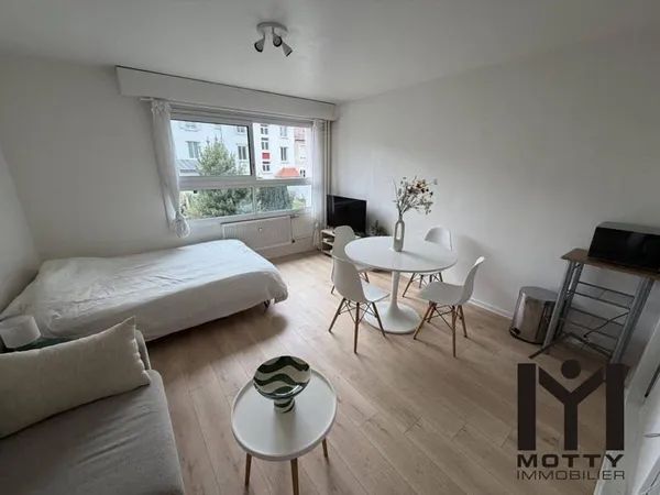 Studio 1 pièce 25 m²