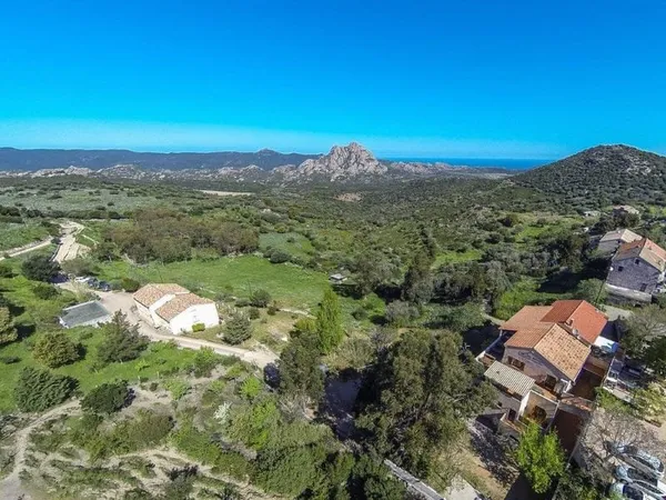 PROPRIÉTÉ D'EXCEPTION 239 m2 2,8 HECTARES