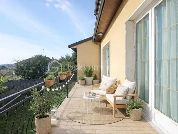 ROSNY-SOUS-BOIS - Maison familiale 219 m² avec jardin et terrasse plein sud - proche du centre-ville