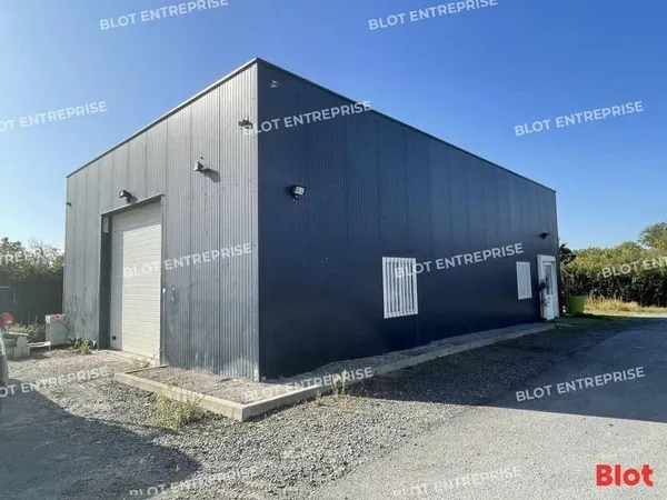 Entrepôt 150 m²