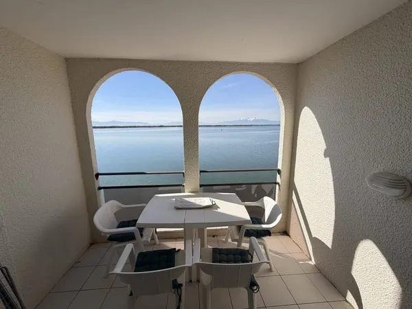 Vue Imprenable : Appartement T2 entre Lac et Pyrénées Cap