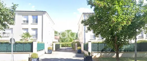 place de PARKING en sous-sol - Louvres