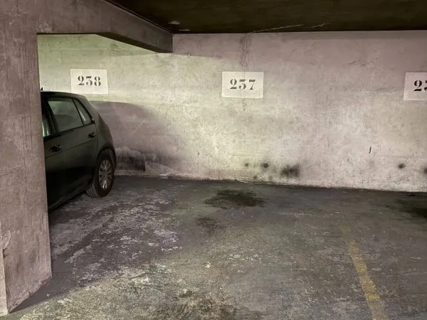 Parking 13 m²
