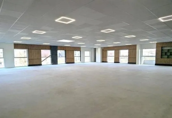 Bureaux 610 m²
