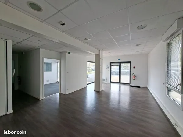 Bureaux 66 m² LA ROCHE SUR YON