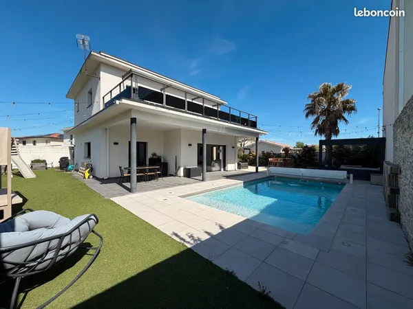 Maison contemporaine 156 m² avec Piscine, Jacuzzi - Lumineuse - Montarnaud