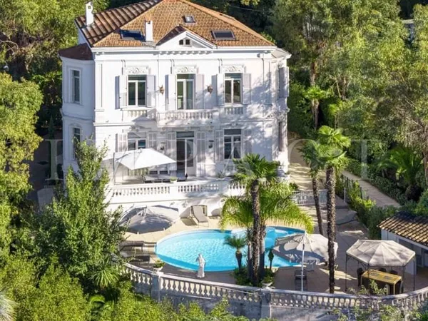 EXCLUSIVITE - CANNES CENTRE - MAGNIFIQUE HOTEL PARTICULIER