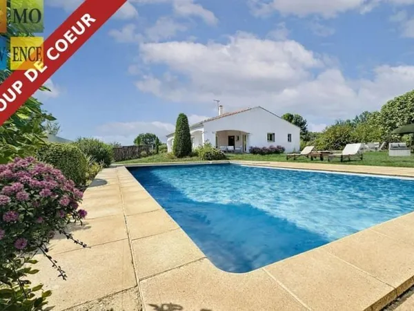 Propriété avec vue exceptionnelle à Cadenet sur 1600 m²