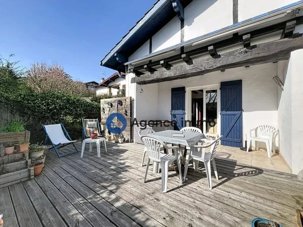 Maison style Basque de Charme avec Vue Montagne-Urrugne-Bourg