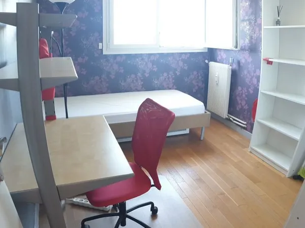 Location meublée appartement 6 pièces 95 m² Cergy (95000) 500