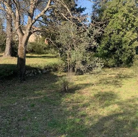 Terrain 550 m²