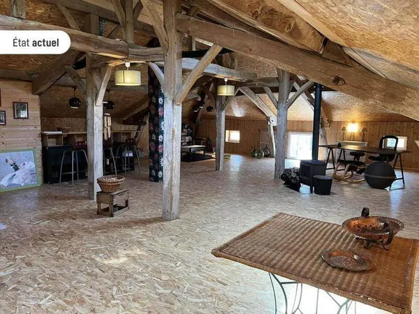 Maison 7 pièces 331 m²