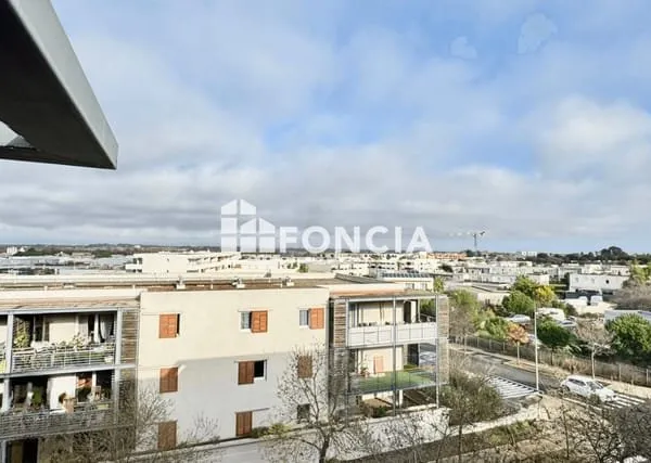 AGDE, APPARTEMENT 3 PIECES ET TERRASSES