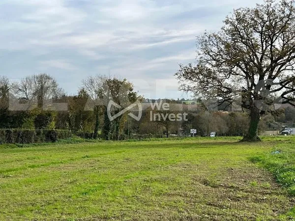 Terrain 596 m²