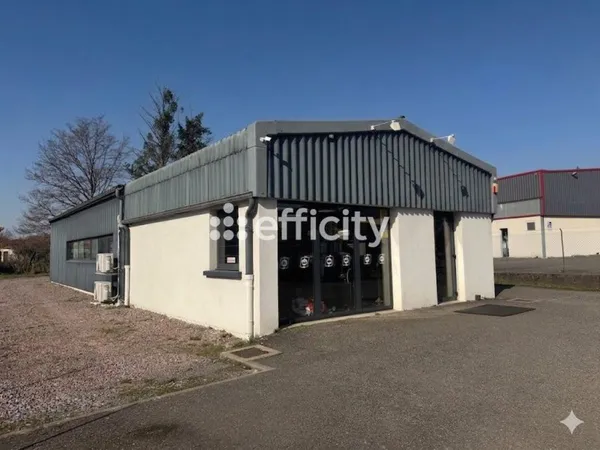 Local commercial 3 pièces 165 m²