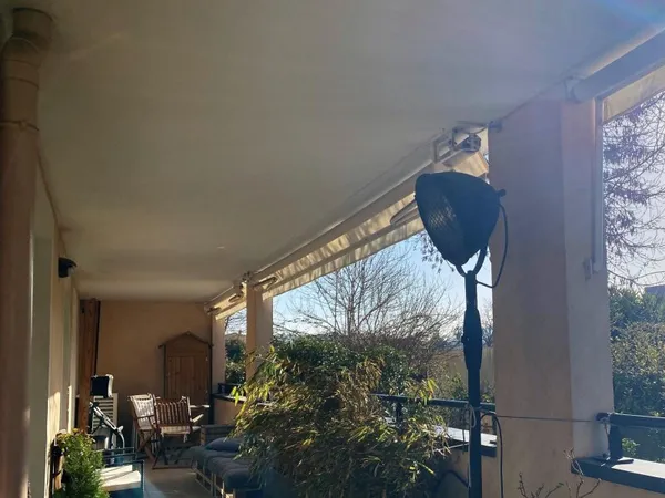 Appartement T3 en rez-de-chaussée / Grand extérieur / GARAGE + 2 places de parking