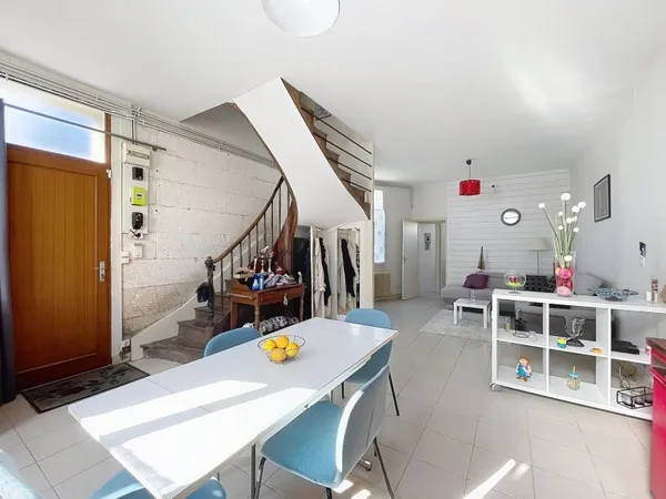 Maison 105 m² - 3 chambres - Pièce de vie 40 m² - Proche Angoulême
