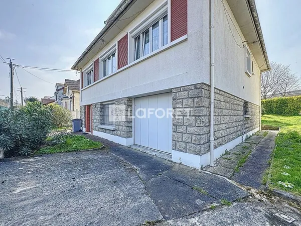 Maison 8 pièces 215 m²