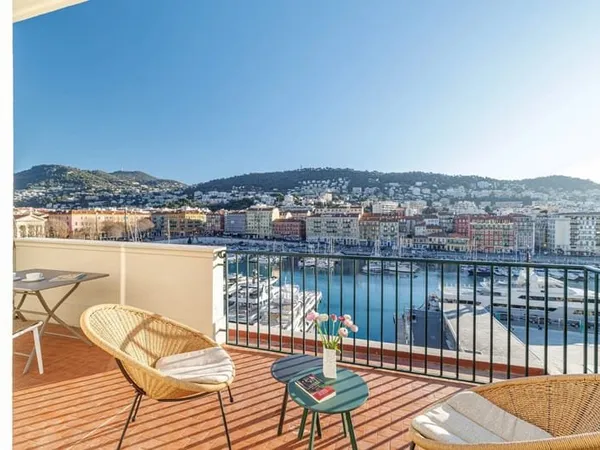 NICE PORT - DERNIER ÉTAGE - 3 PIÈCES AVEC TERRASSES, VUE PANORAMIQUE
