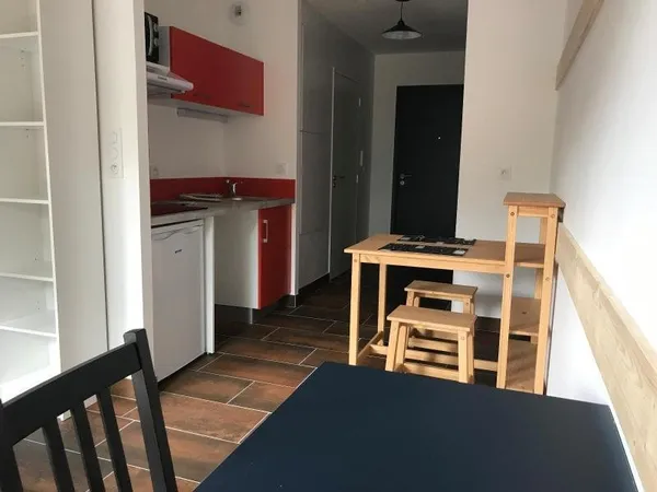 Studio 1 pièce 28 m²