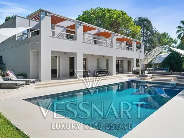 Luxueuse villa contemporaine dans un emplacement prestigieux